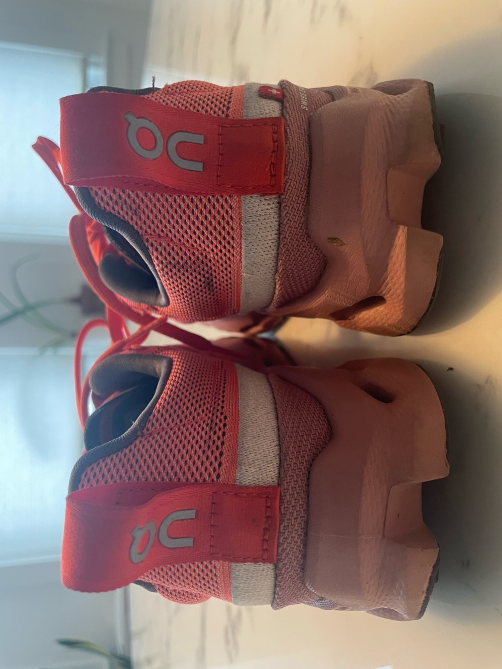 On Cloud Running Women’s size 9 Sneakers w/reflective details - Picture 2 of 5